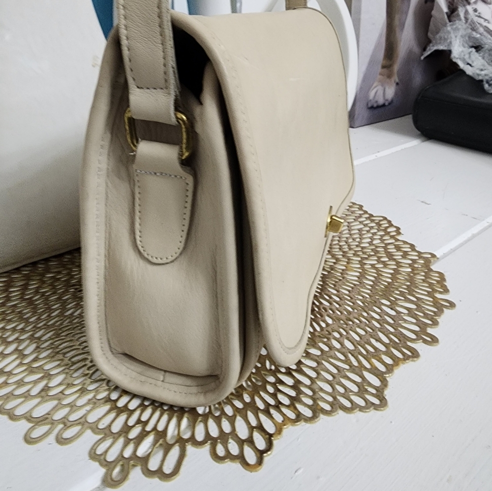 Vintage Coach Ridgefield Flap - Picture 5 of 15